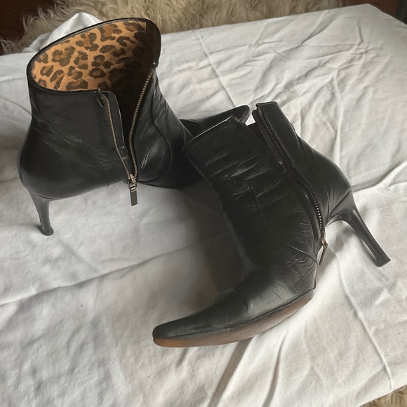 Dolce & Gabbana pointed toe high heeled bootie size 36.5 - Picture 10 of 14